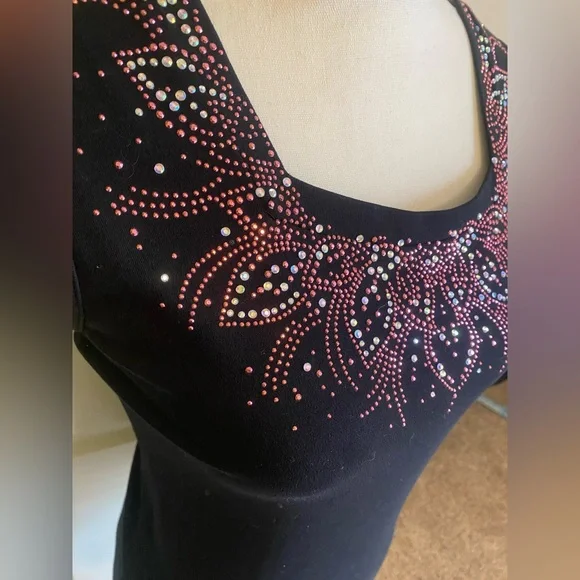 Ladies Tank/Sleeveless Top Black w/pink stones size S (label missing) - Picture 2 of 6